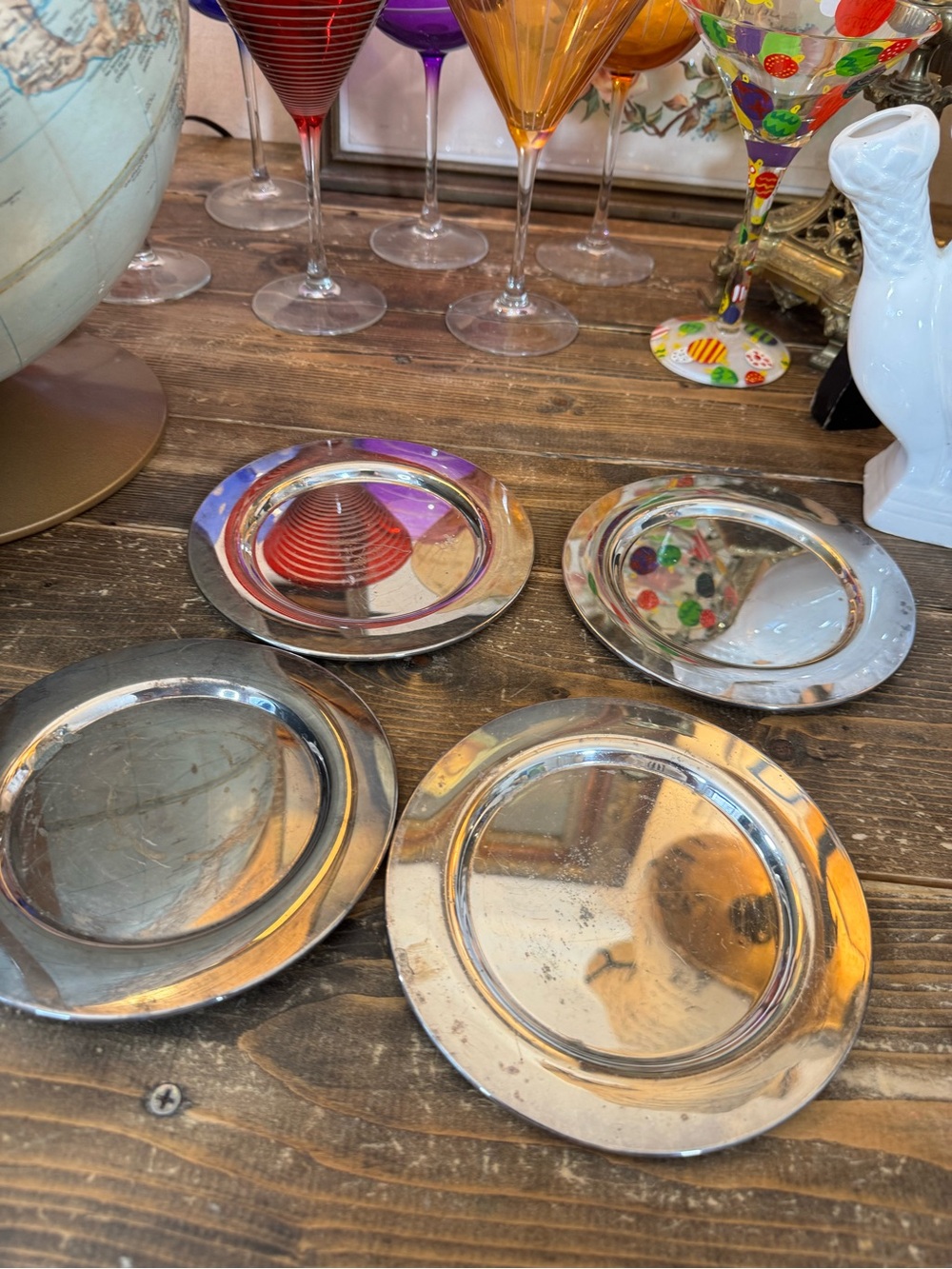 Oneida Silver Tone Round Metal Coasters - Silver